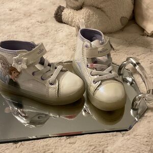 Kids White 'Frozen' Light-Up High-Top Sneakers